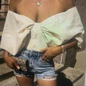 Zara Cream Off-Shoulder ballon’s multipostion Top